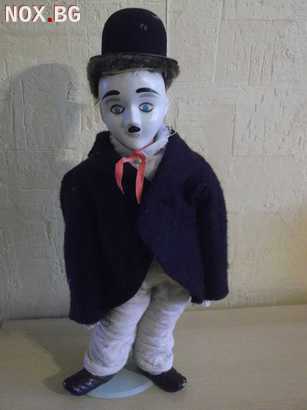 № 660  стара порцеланова кукла - Чарли Чаплин - със стойка | Колекции | Шумен