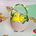 1405 Великденска украса пиле в кошничка от яйце декорация за-Дом и Градина