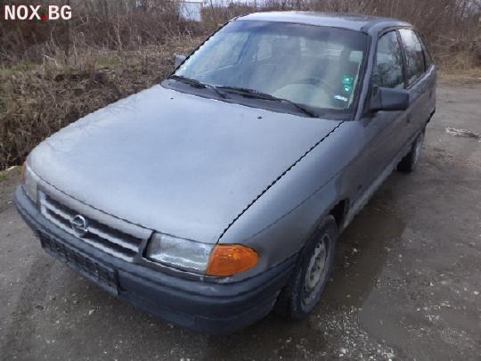 Опел Астра Ф хечбек 1.4 на части | Автомобили | Пловдив